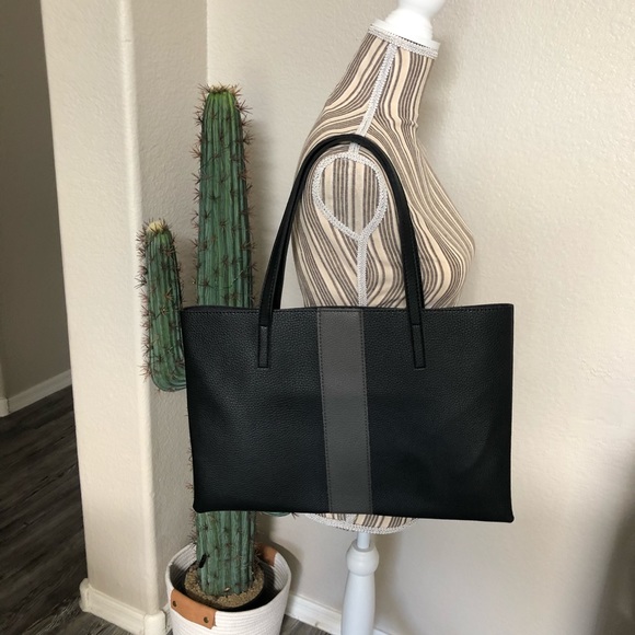 Vince Camuto Handbags - Vince Camuto Black & Gray Vegan Leather Purse